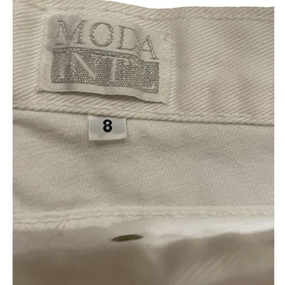 Moda International High Waisted White Cut off Jean Shorts, Size 8 - Picture 3 of 3